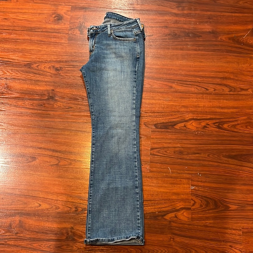 Blue bootcut Levi’s Jeans